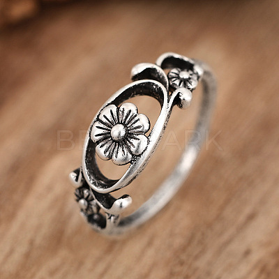 Hollow Out Oval with Flower Pattern Brass Finger Rings for Women FS-WG14675-03-1