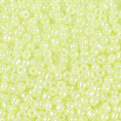 8/0 Glass Seed Beads SEED-US0003-3mm-152-1