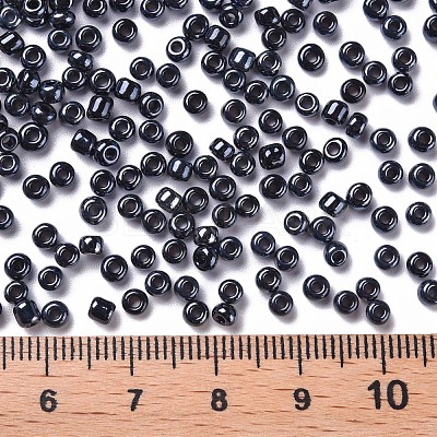 8/0 Glass Seed Beads SEED-A009-3mm-606-1