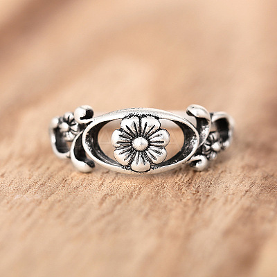 Hollow Out Oval with Flower Pattern Brass Finger Rings for Women FS-WG14675-03-1
