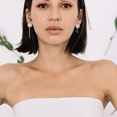 Daisy & Bee Enamel Asymmetric Earrings JE963A-1