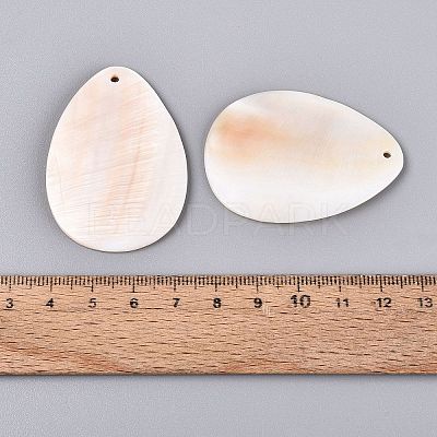 Natural Freshwater Shell Pendants SHEL-Q028-13-1