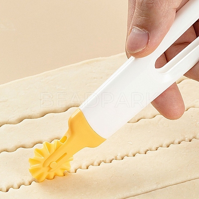 Plastic Pastry Cutting Wheel PW-WGF8843-01-1
